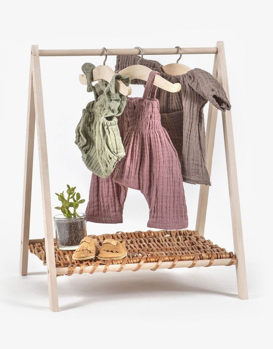 Wendy – Porte vêtements en bois naturel & osier