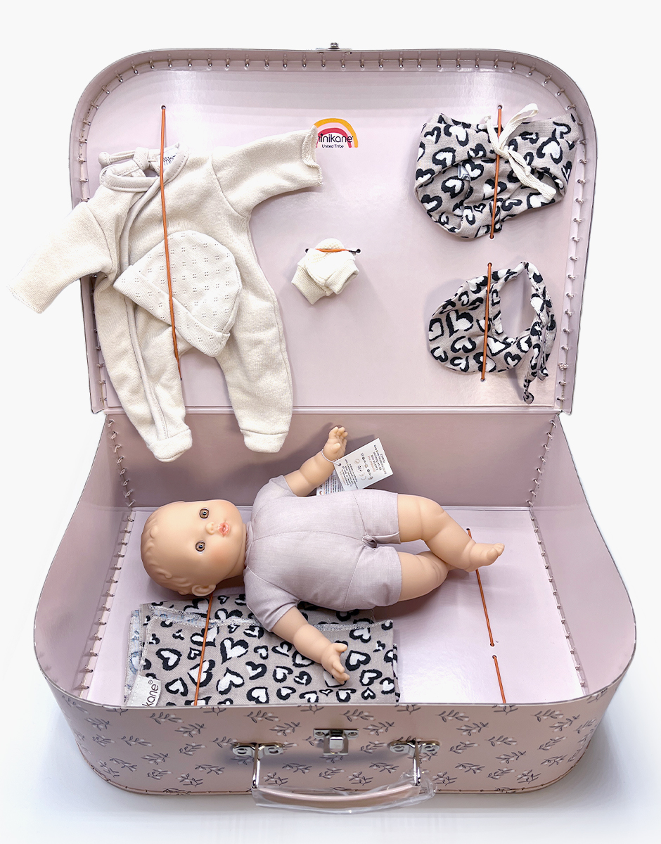 *Valise d’antan recomposée avec poupée Babies Alice