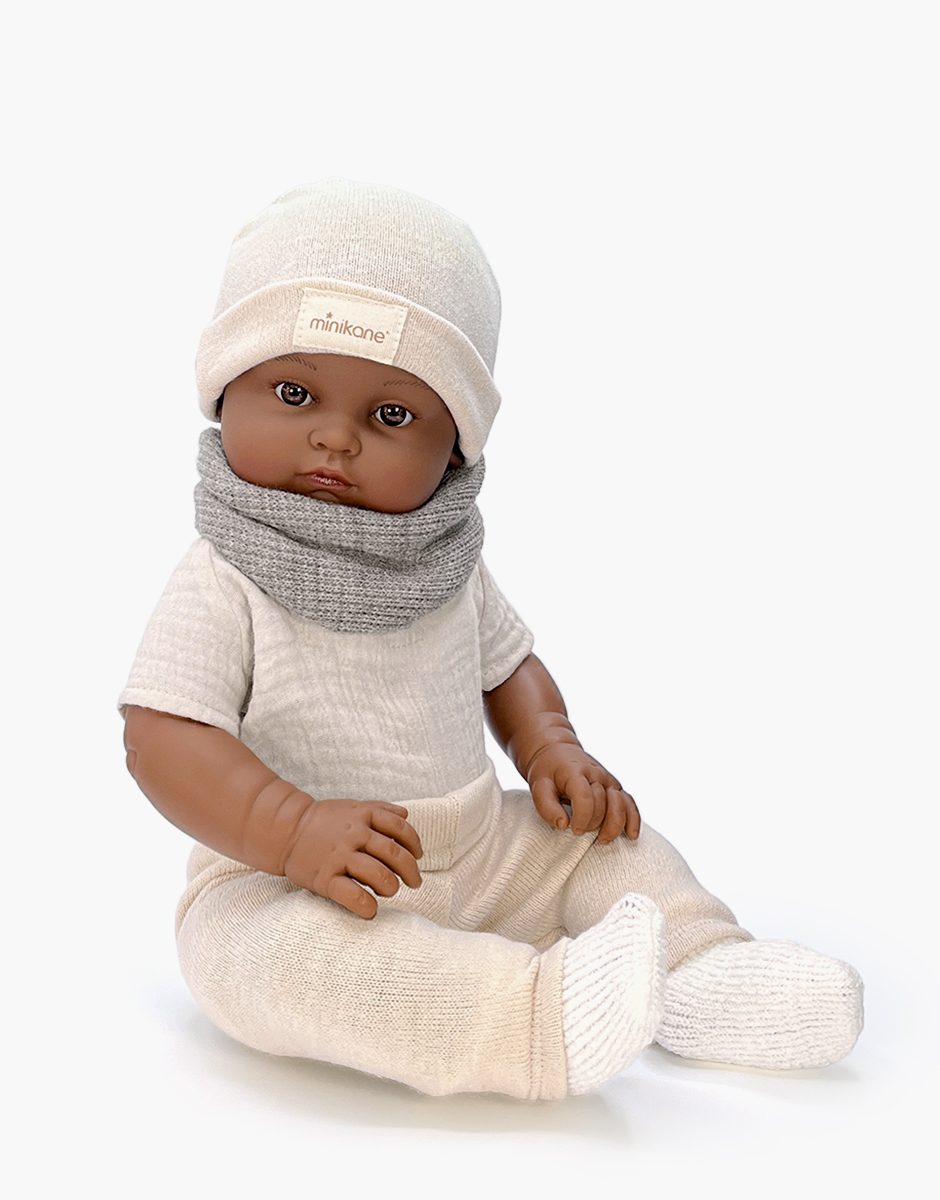 Augustin, poupon Bambinis 47cm habillé de son ensemble d'hiver beige
