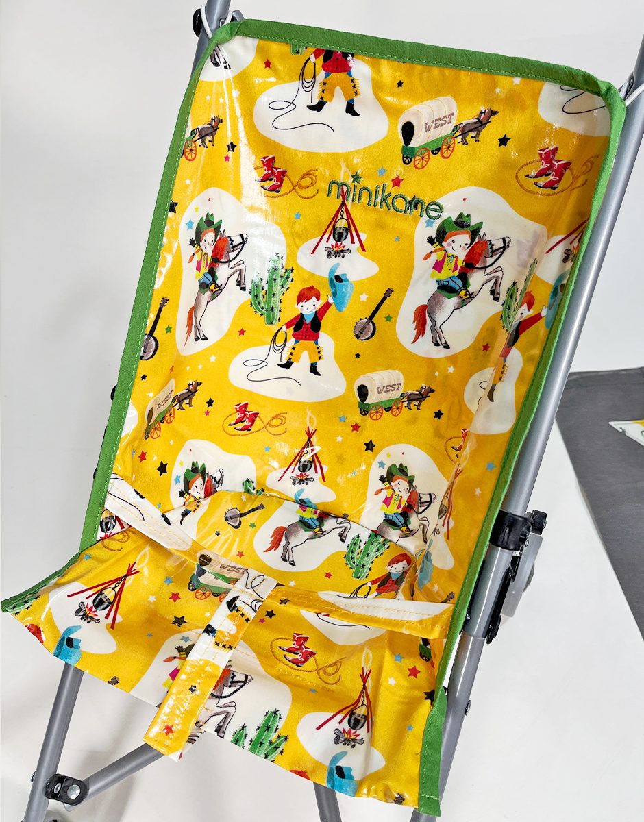 *Poussette poupée avec assise en coton enduit Oregon et son sac