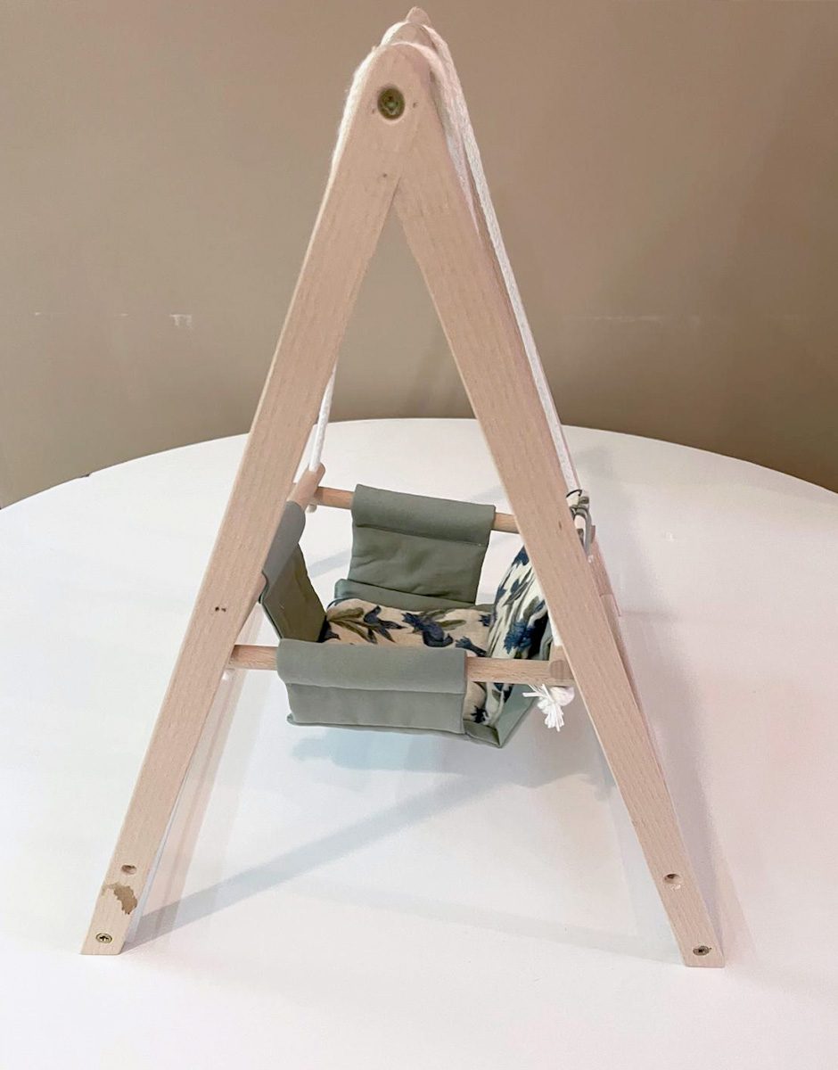 *Balancelle en bois naturel pour poupées Gordis / Babies avec garniture Daya