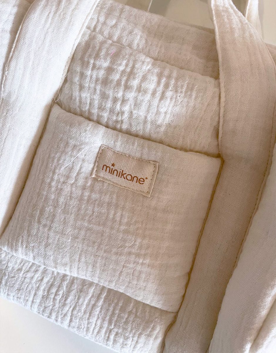 *Sac à langer poupée en gaze de coton écru avec couche et doudou