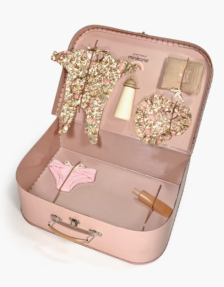 Ma Valise d’antan “Kit de Naissance” fille Indienne rosée pour poupées Babies