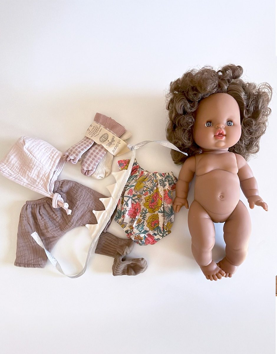 *Poupée Gordis 34cm yeux dormeurs Madeleine et son lot de vêtements