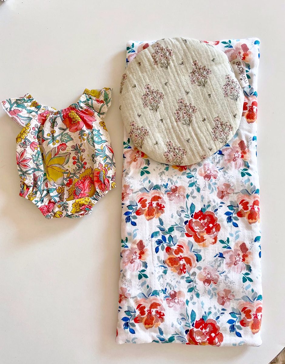 *Lot barboteuse GORDIS et matelas avec oreiller rond Fleurs des champs