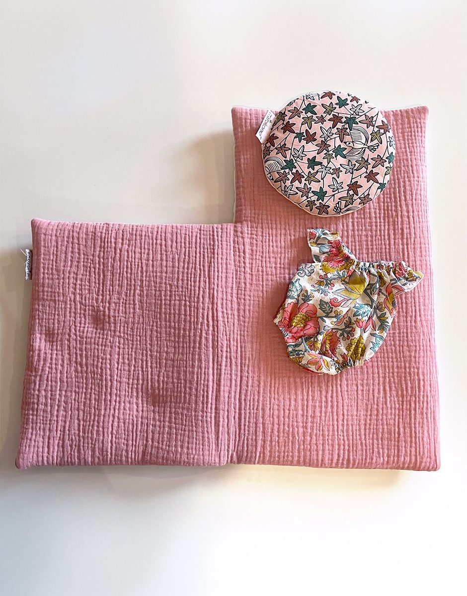 *Lot barboteuse GORDIS avec matelas Minikane X Smallable et oreiller rond Colomba.