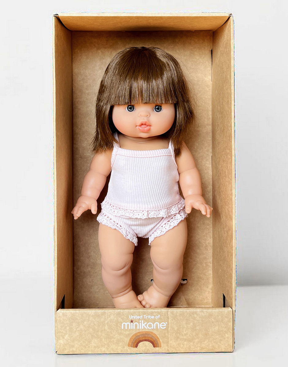 Chloé, poupée Gordis 34cm habillée en dessous rose pastel vendue avec sa boîte