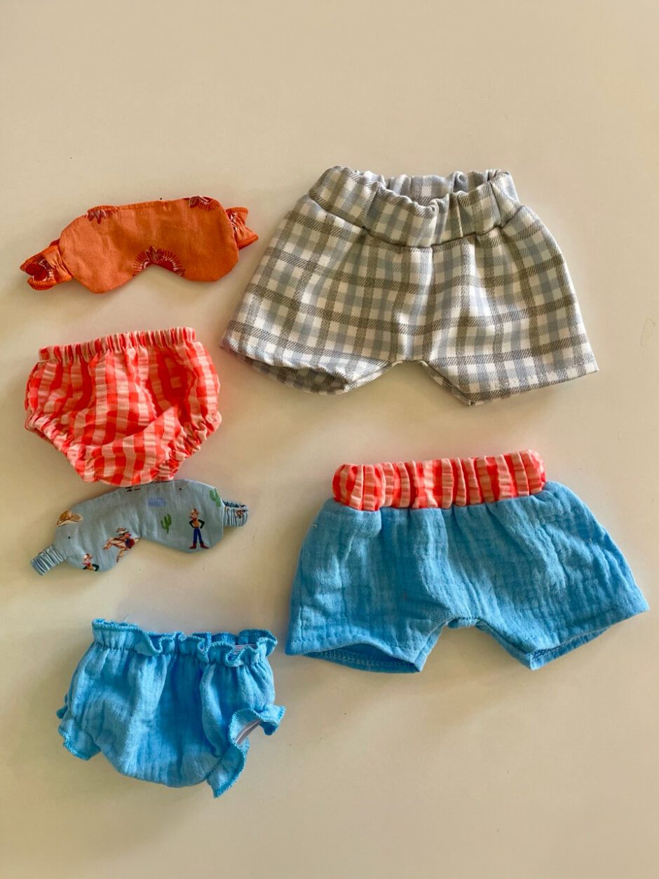 *Lot de vêtements GORDIS avec short Vito en gaze de coton bleu / Vichy rouge