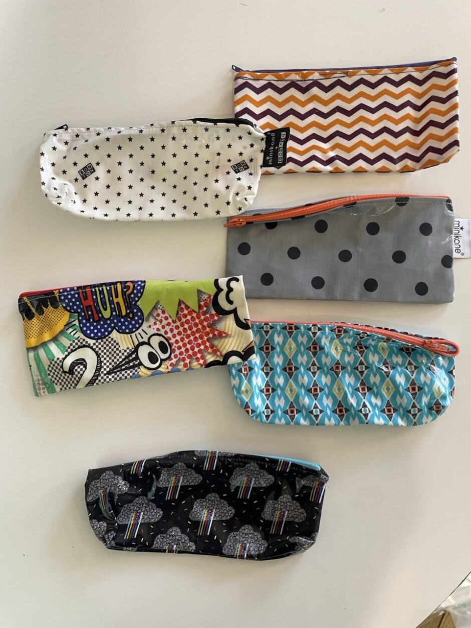 *Lot de 6 trousses pour enfants avec trousse Minikane X BONTON Petites étoiles noires