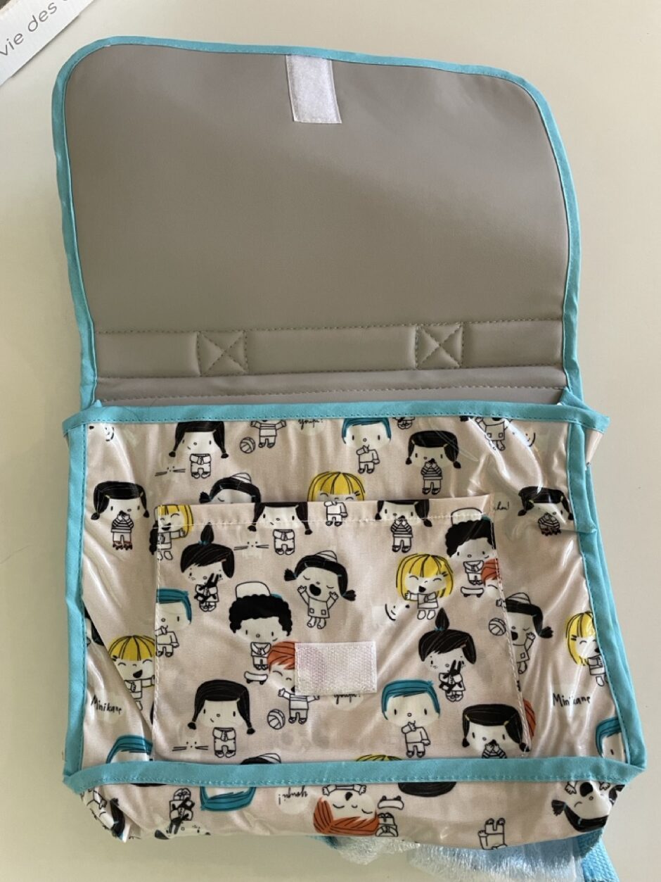 *Cartable de maternelle 28x24cm en coton enduit Kids et sa trousse assortie