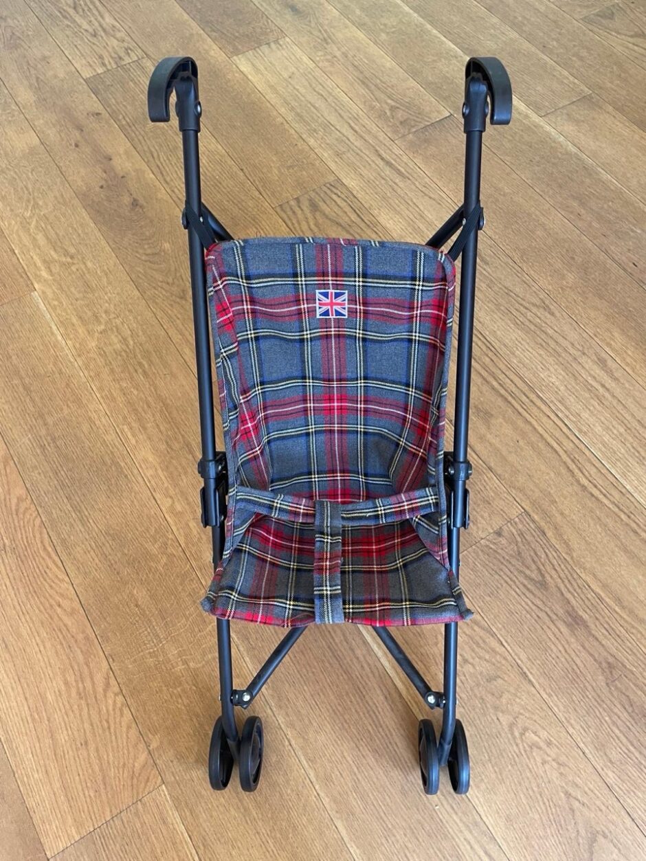 *Poussette poupée avec assise en coton carreaux Tartan gris sur châssis noir