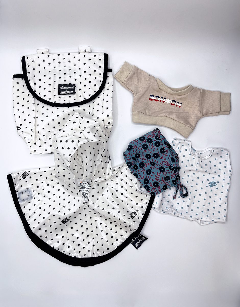*Lot vêtements et accessoires GORDIS Minikane X BONTON avec cape de pluie