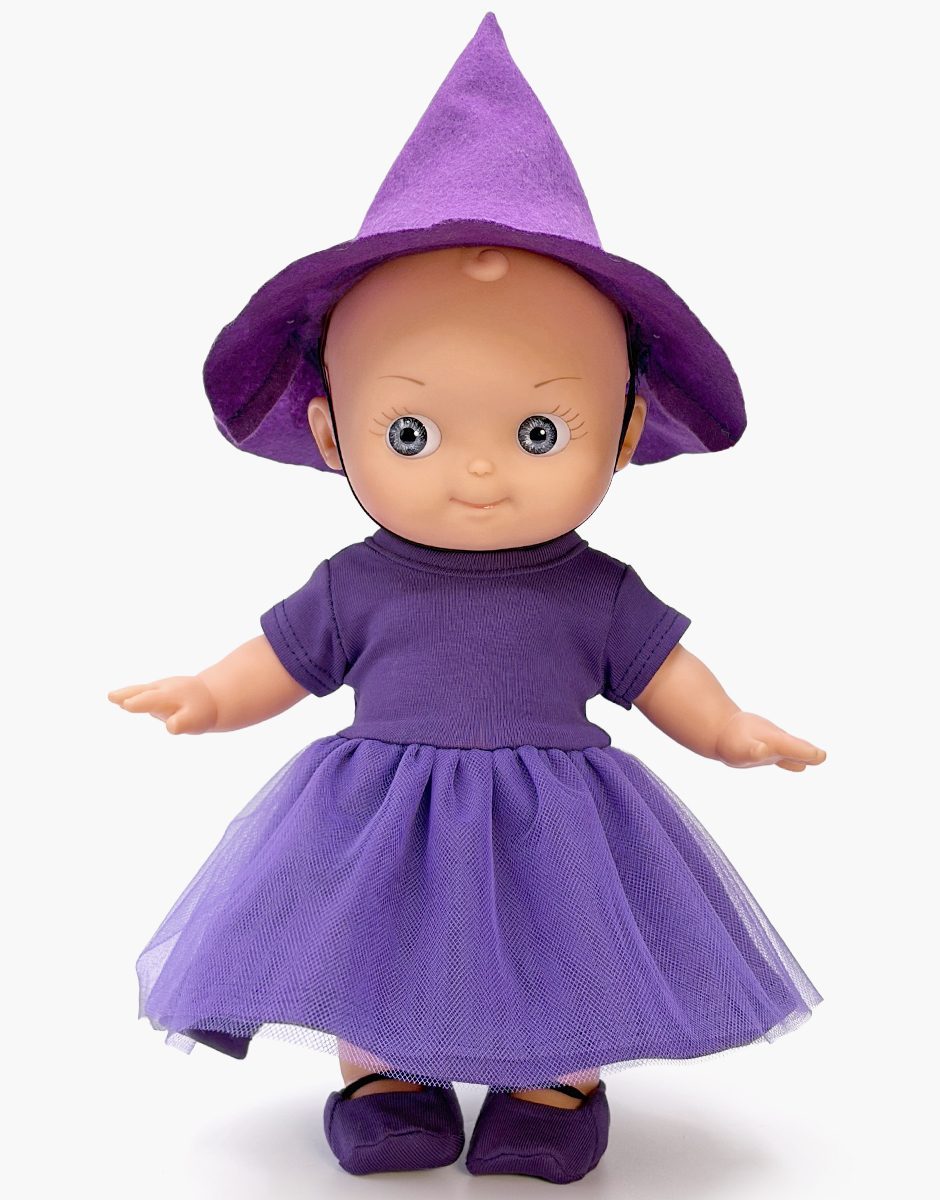 Alice en fête et sa tenue de sorcière